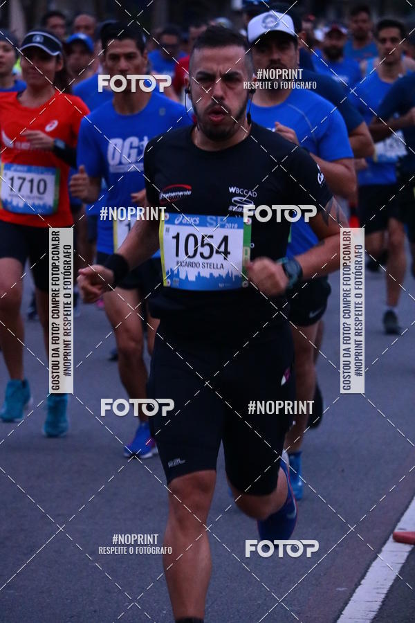 Buy your photos of the eventASICS Golden Run SP 2019 on Fotop