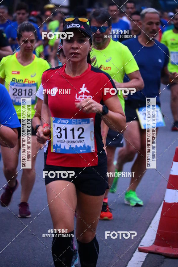 Buy your photos of the eventASICS Golden Run SP 2019 on Fotop