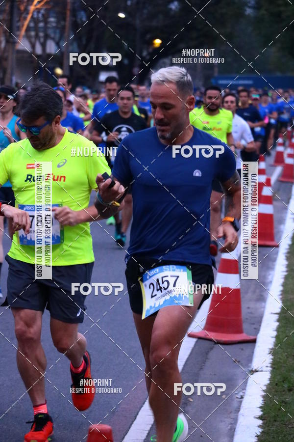 Buy your photos of the eventASICS Golden Run SP 2019 on Fotop