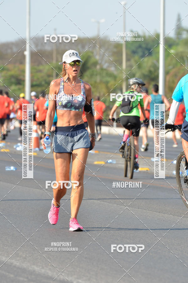 Buy your photos of the eventASICS Golden Run Braslia 2019 on Fotop