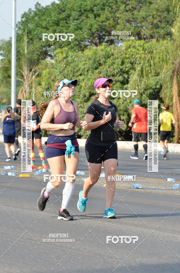 Buy your photos of the eventASICS Golden Run Braslia 2019 on Fotop