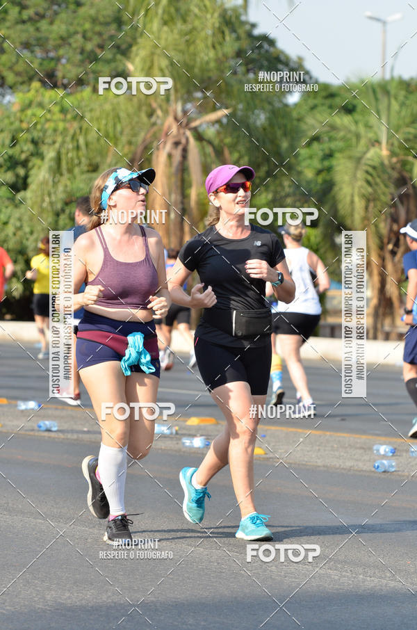 Buy your photos of the eventASICS Golden Run Braslia 2019 on Fotop