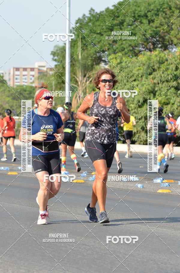 Buy your photos of the eventASICS Golden Run Braslia 2019 on Fotop
