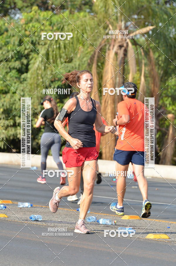 Buy your photos of the eventASICS Golden Run Braslia 2019 on Fotop