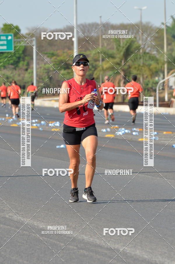 Buy your photos of the eventASICS Golden Run Braslia 2019 on Fotop