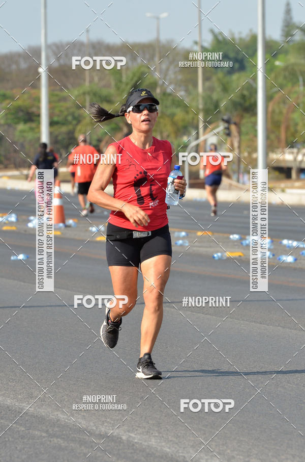 Buy your photos of the eventASICS Golden Run Braslia 2019 on Fotop