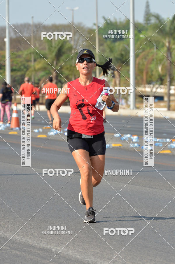 Buy your photos of the eventASICS Golden Run Braslia 2019 on Fotop