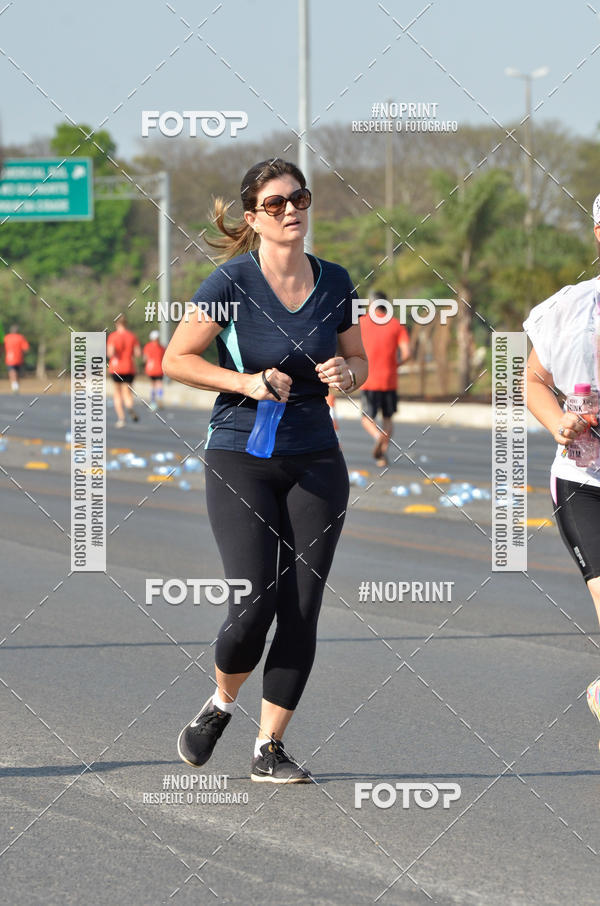 Buy your photos of the eventASICS Golden Run Braslia 2019 on Fotop