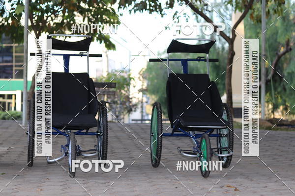 Buy your photos of the eventNight Run Carmo do Cajuru on Fotop