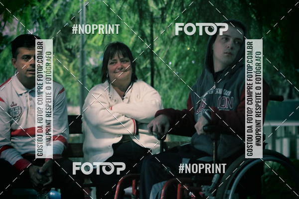 Buy your photos of the eventNight Run Carmo do Cajuru on Fotop