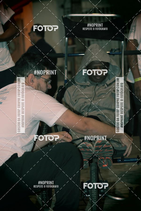Buy your photos of the eventNight Run Carmo do Cajuru on Fotop
