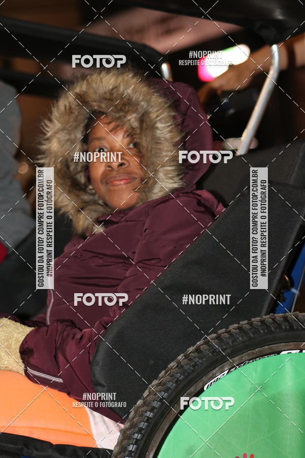 Buy your photos of the eventNight Run Carmo do Cajuru on Fotop
