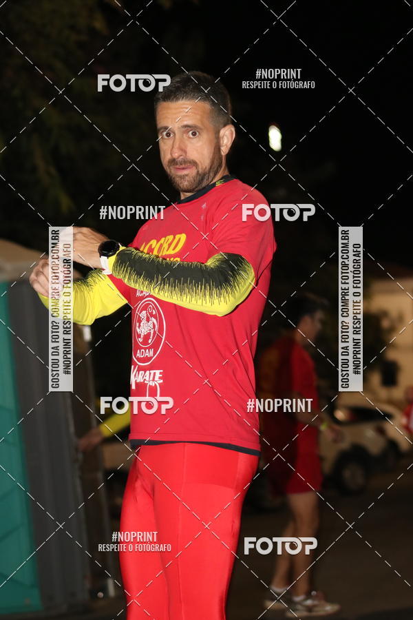 Buy your photos of the eventNight Run Carmo do Cajuru on Fotop