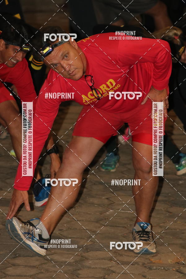 Buy your photos of the eventNight Run Carmo do Cajuru on Fotop