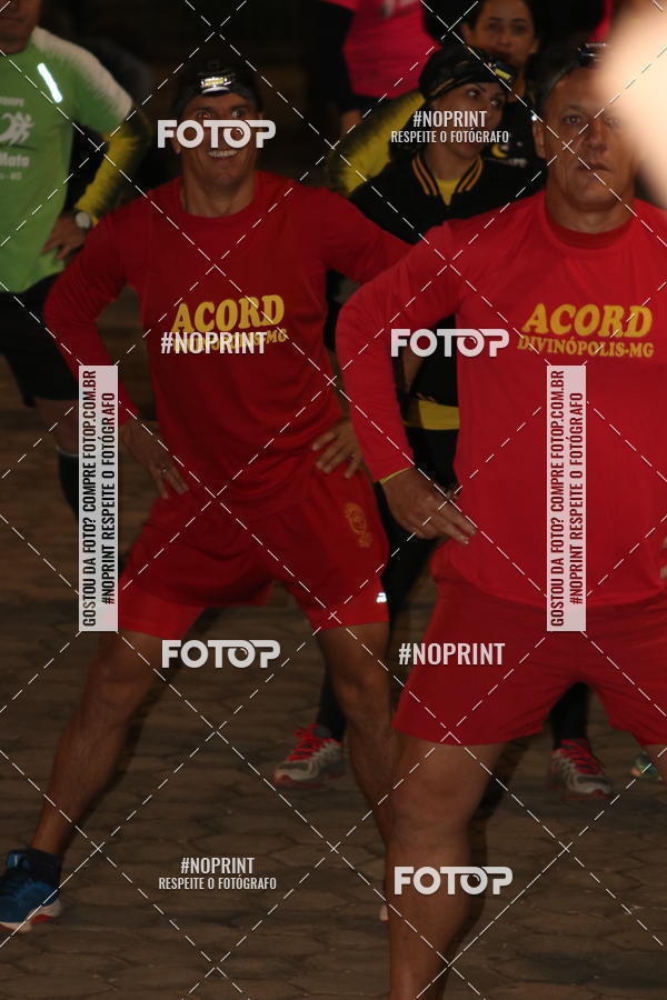 Buy your photos of the eventNight Run Carmo do Cajuru on Fotop