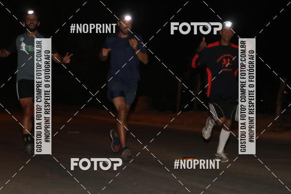 Buy your photos of the eventNight Run Carmo do Cajuru on Fotop