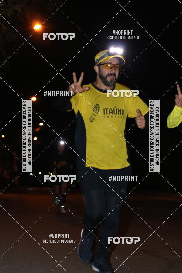 Buy your photos of the eventNight Run Carmo do Cajuru on Fotop
