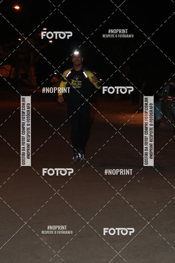 Buy your photos of the eventNight Run Carmo do Cajuru on Fotop