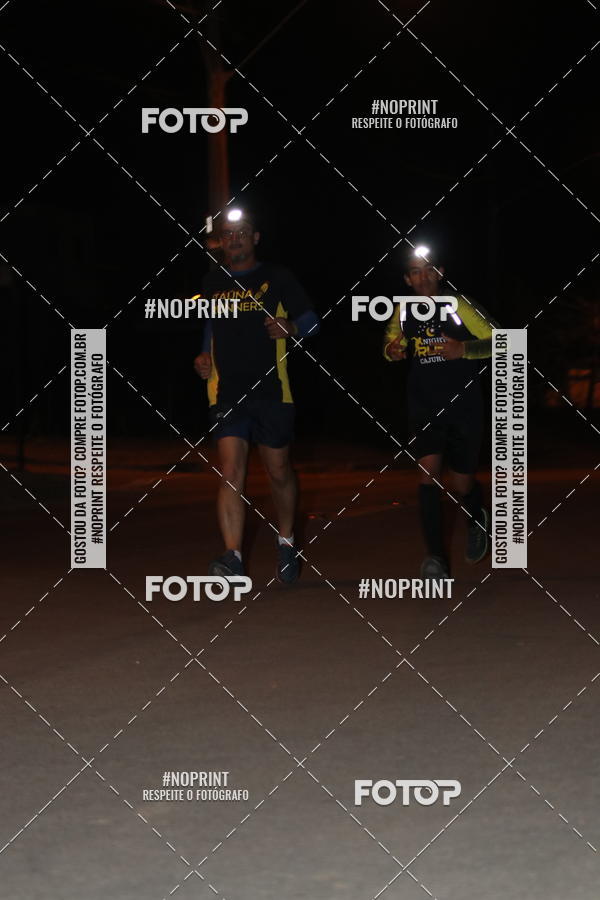 Buy your photos of the eventNight Run Carmo do Cajuru on Fotop