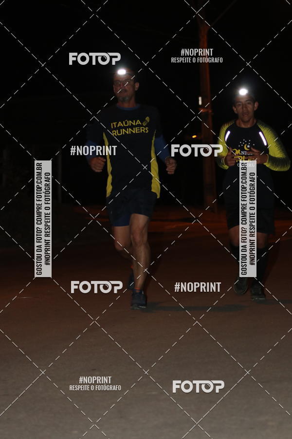 Buy your photos of the eventNight Run Carmo do Cajuru on Fotop
