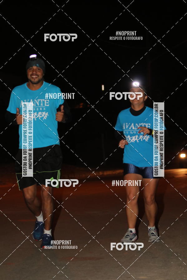 Buy your photos of the eventNight Run Carmo do Cajuru on Fotop