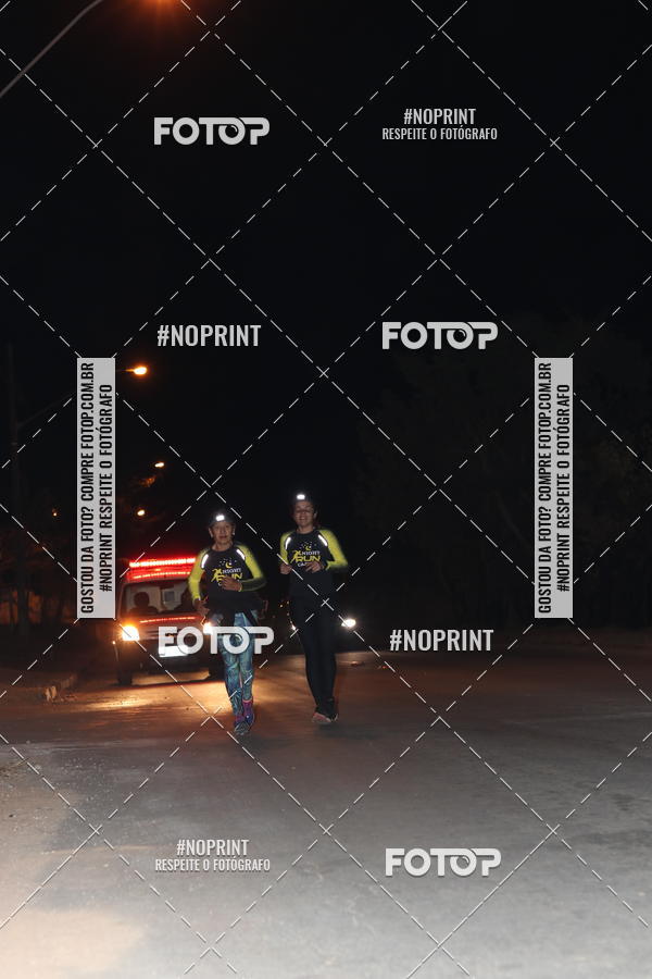 Buy your photos of the eventNight Run Carmo do Cajuru on Fotop