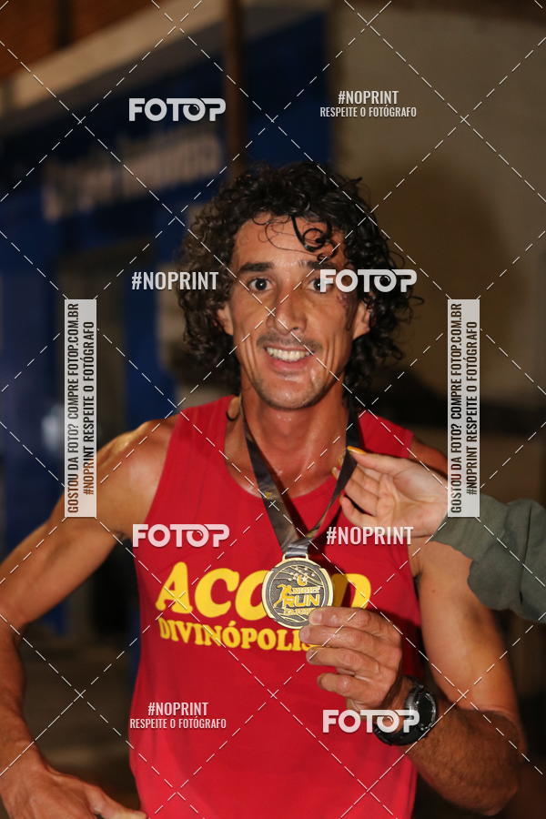 Buy your photos of the eventNight Run Carmo do Cajuru on Fotop