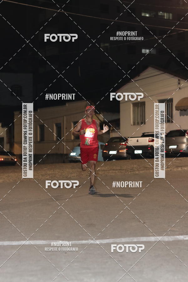 Buy your photos of the eventNight Run Carmo do Cajuru on Fotop