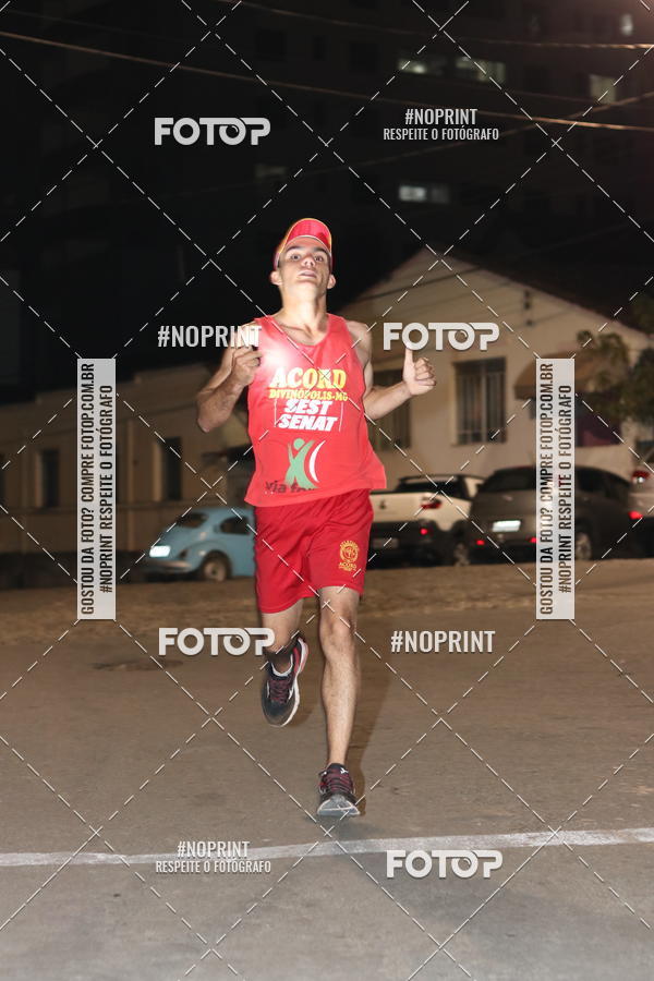 Buy your photos of the eventNight Run Carmo do Cajuru on Fotop