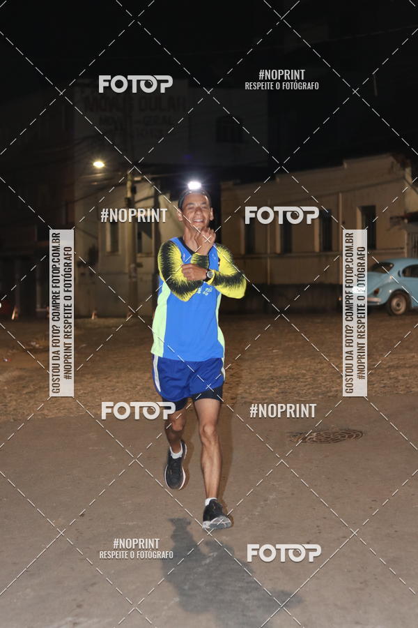 Buy your photos of the eventNight Run Carmo do Cajuru on Fotop
