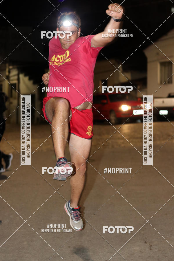 Buy your photos of the eventNight Run Carmo do Cajuru on Fotop