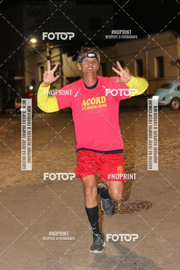 Buy your photos of the eventNight Run Carmo do Cajuru on Fotop