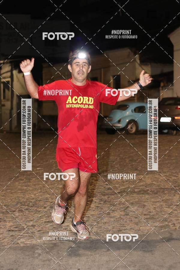 Buy your photos of the eventNight Run Carmo do Cajuru on Fotop