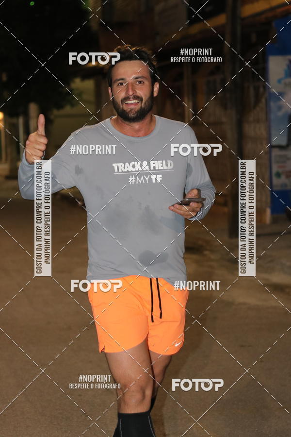 Buy your photos of the eventNight Run Carmo do Cajuru on Fotop