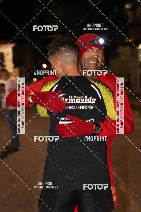 Buy your photos of the eventNight Run Carmo do Cajuru on Fotop