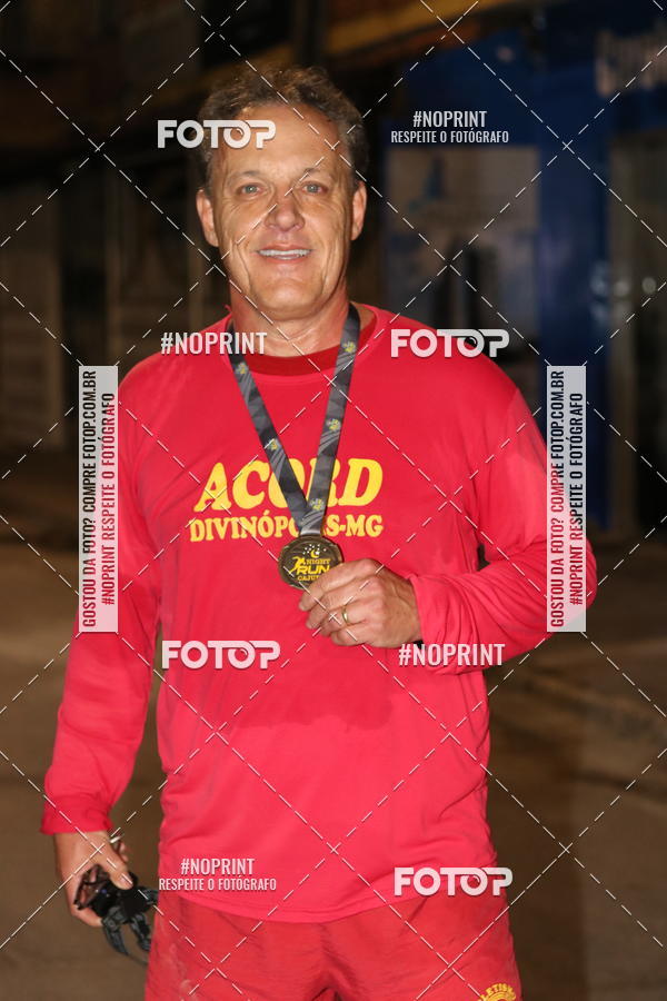 Buy your photos of the eventNight Run Carmo do Cajuru on Fotop
