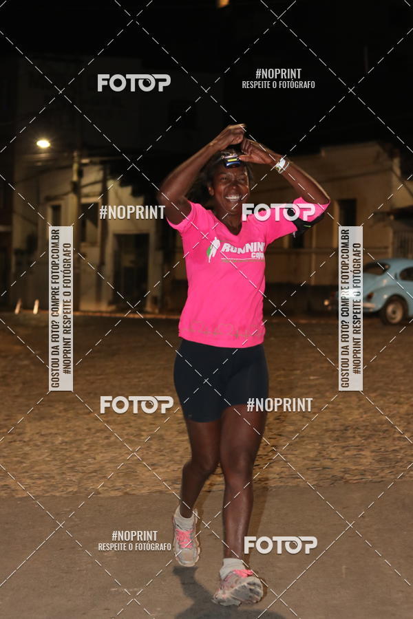 Buy your photos of the eventNight Run Carmo do Cajuru on Fotop