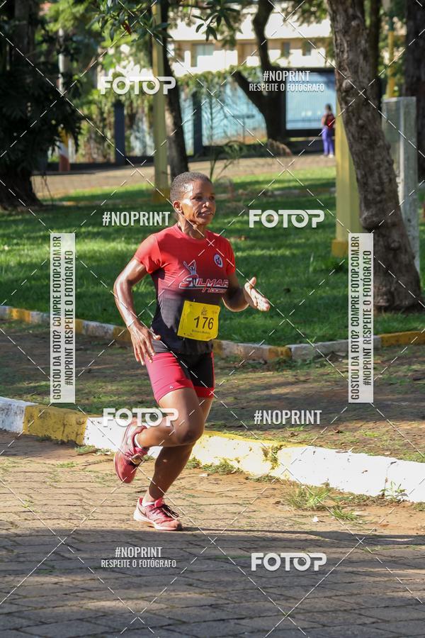 Buy your photos of the eventLight Run Avar on Fotop