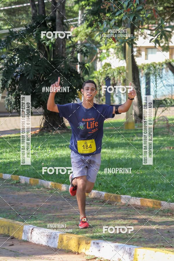 Buy your photos of the eventLight Run Avar on Fotop