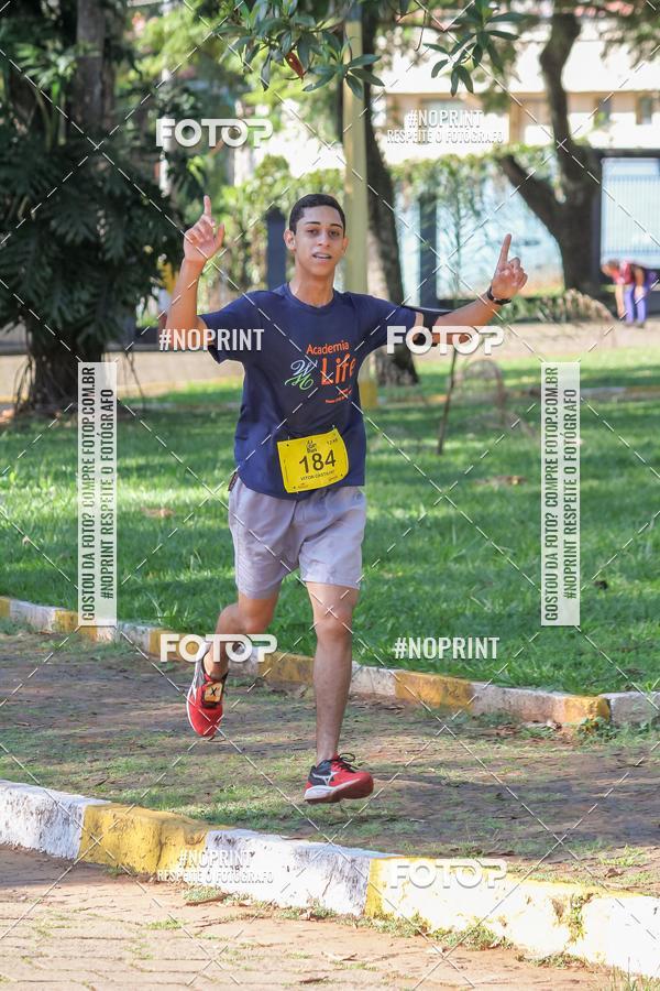 Buy your photos of the eventLight Run Avar on Fotop