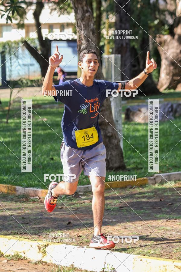 Buy your photos of the eventLight Run Avar on Fotop