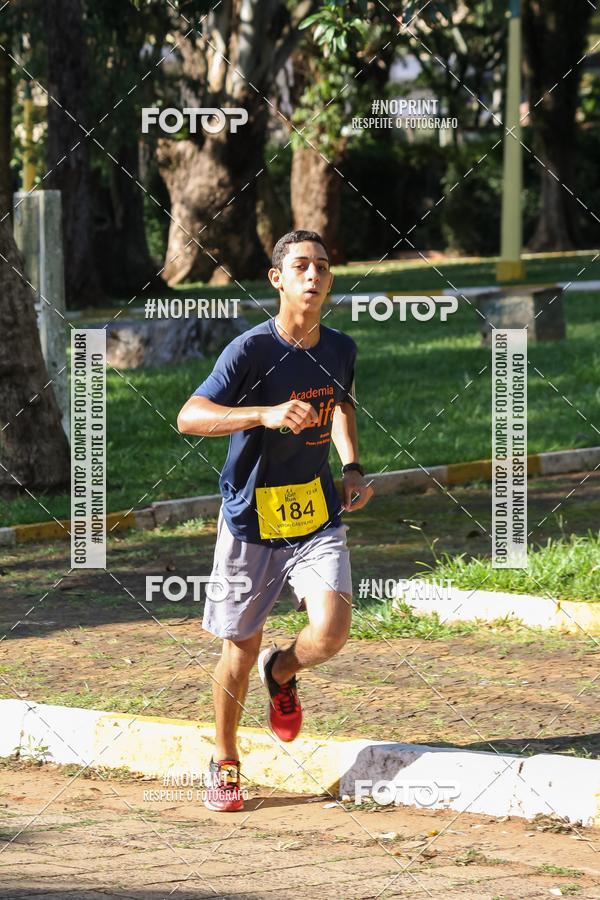 Buy your photos of the eventLight Run Avar on Fotop