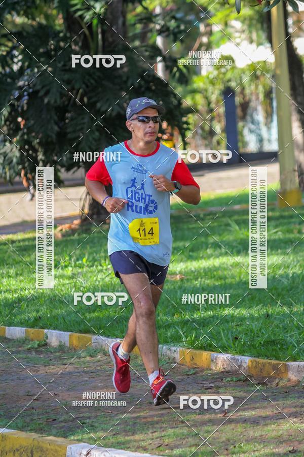 Buy your photos of the eventLight Run Avar on Fotop