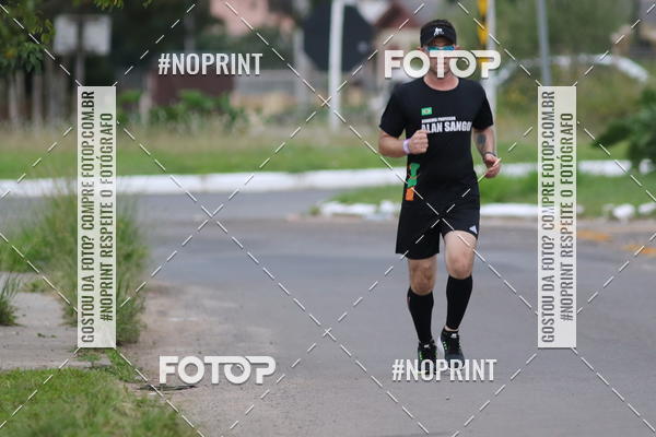 Buy your photos of the eventCorrida de Pscoa Santa Maria on Fotop