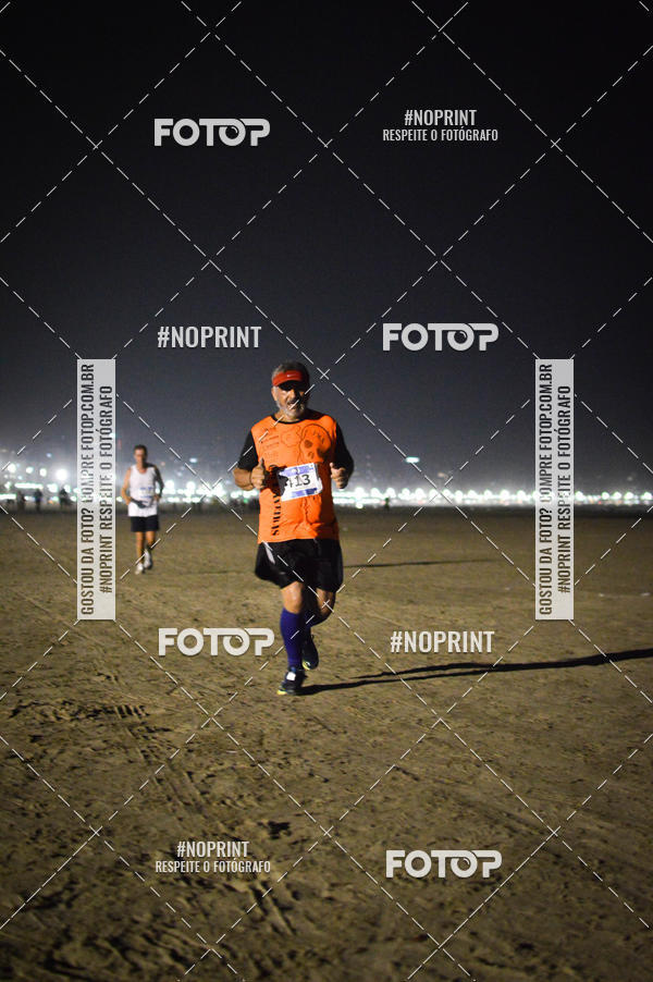 Buy your photos of the eventJovem Pan Night Run Santos on Fotop