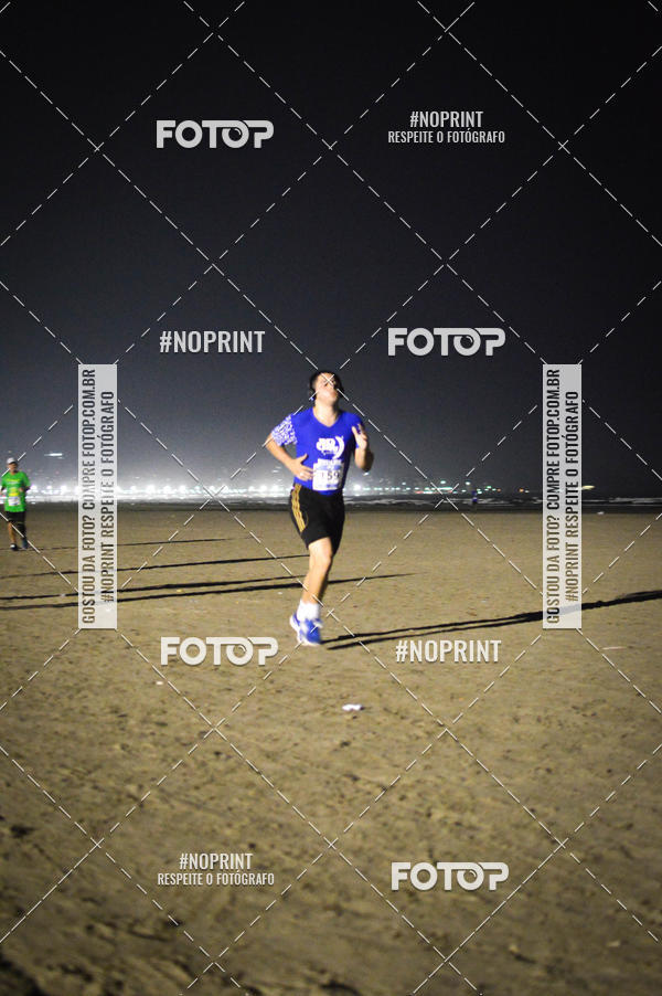 Buy your photos of the eventJovem Pan Night Run Santos on Fotop