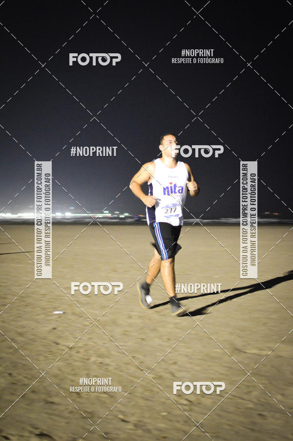 Buy your photos of the eventJovem Pan Night Run Santos on Fotop