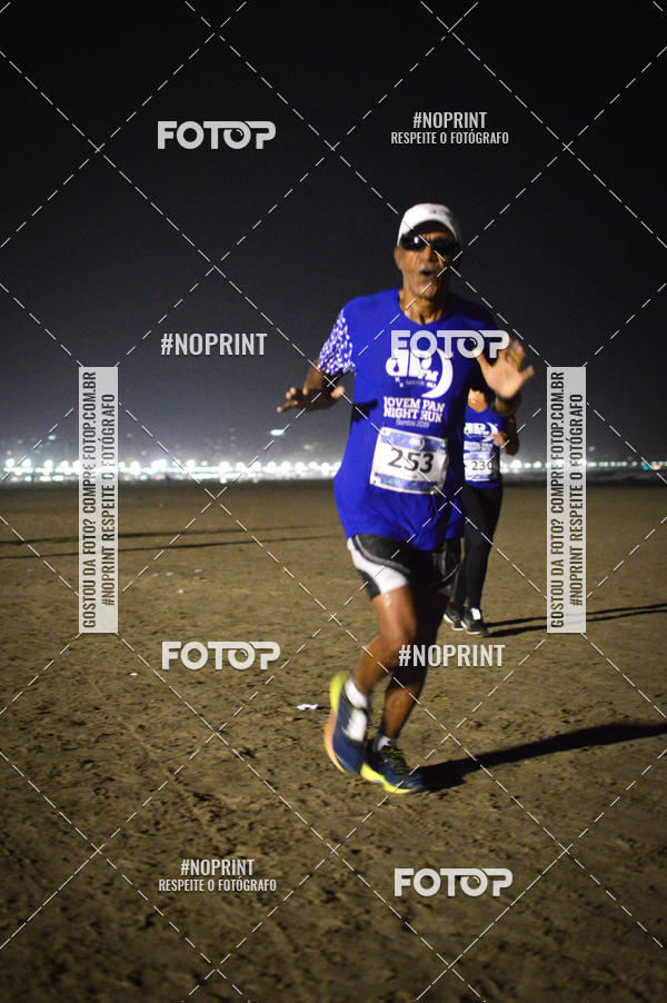 Buy your photos of the eventJovem Pan Night Run Santos on Fotop
