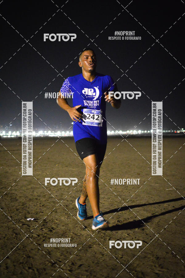 Buy your photos of the eventJovem Pan Night Run Santos on Fotop