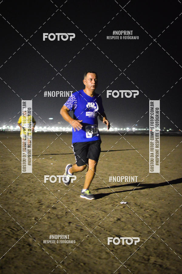 Buy your photos of the eventJovem Pan Night Run Santos on Fotop